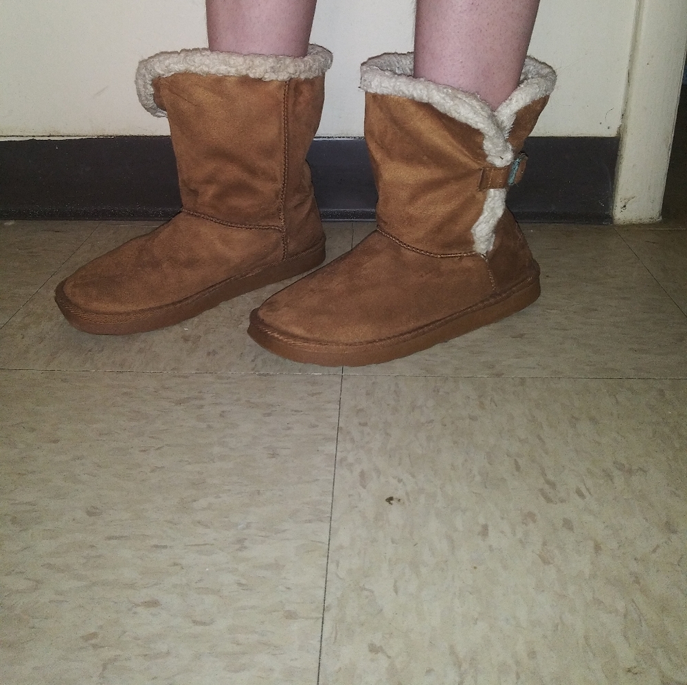 Route 66 fur lined boots size 9